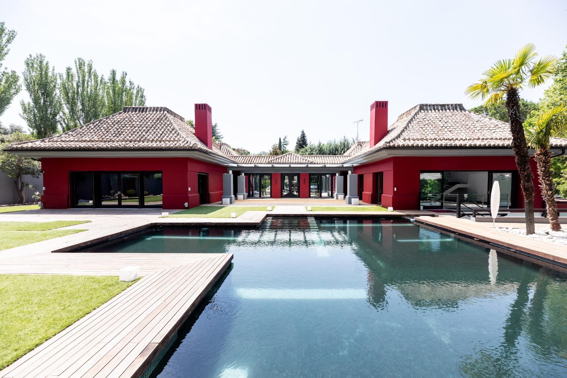 Exterior view of House or chalet for sale in La Moraleja  with Air Conditioner, Private garden and Terrace