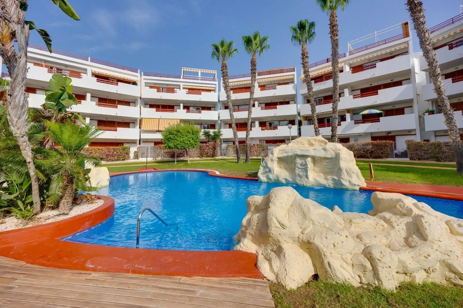 Piscina de Apartament en venda en Orihuela amb Terrassa i Piscina comunitària