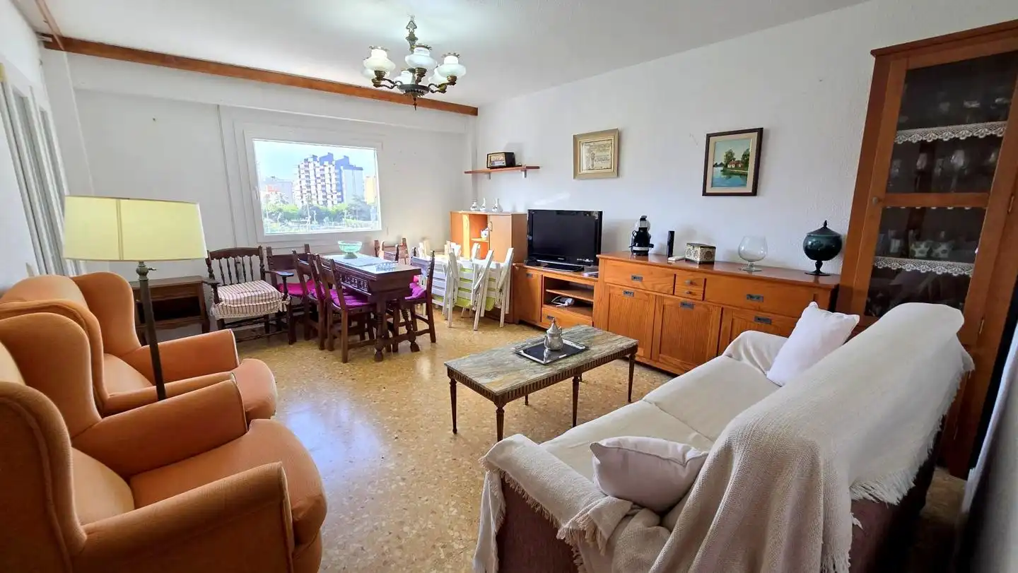 Sala de estar de Apartamento en venta en Gandia con Aire acondicionado, Terraza y Amueblado