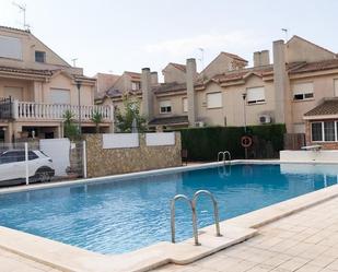 Piscina de Casa adosada en venda en Castellón de la Plana / Castelló de la Plana amb Aire condicionat, Terrassa i Balcó