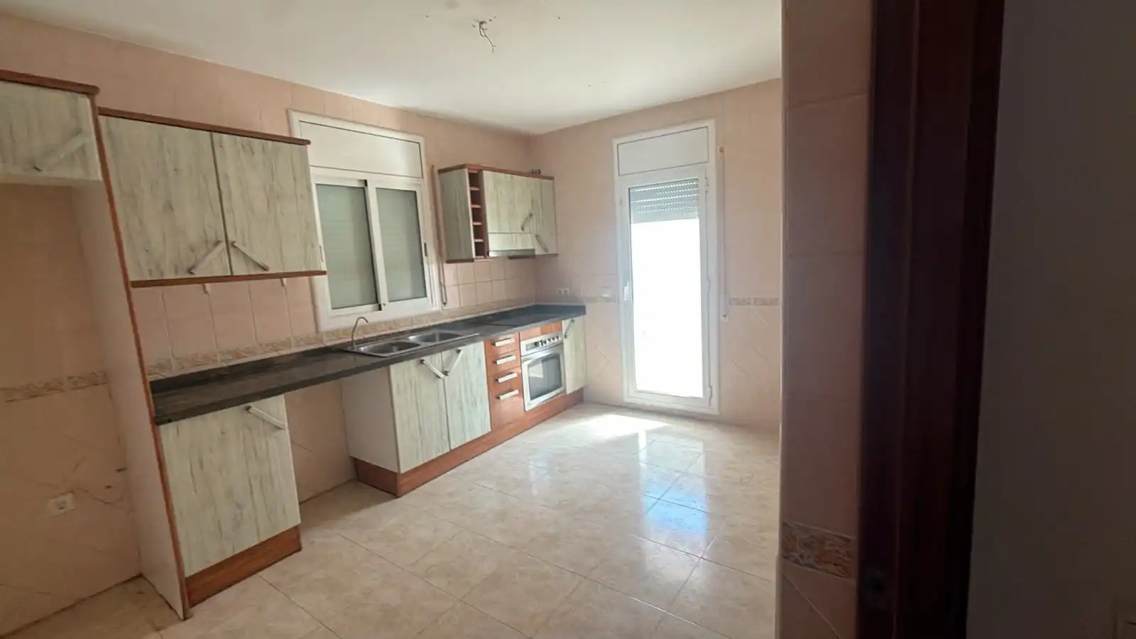 Küche von Haus oder Chalet zum Verkauf in Calafell mit Heizung, Privatgarten und Terrasse
