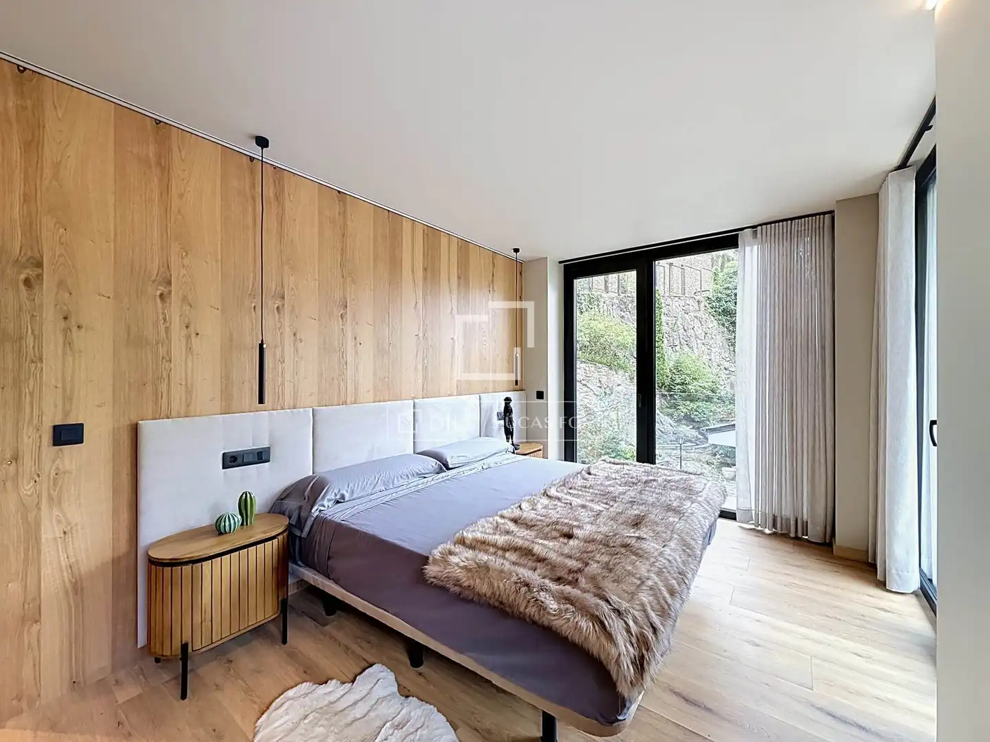 Dormitori de Casa o xalet en venda en Madrid amb Calefacció, Jardí privat i Parquet