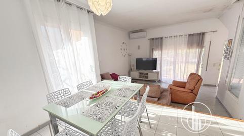 Foto 2 de Casa adosada en venda a Carrer de Besalú a Can Batlle, Besalú, Girona