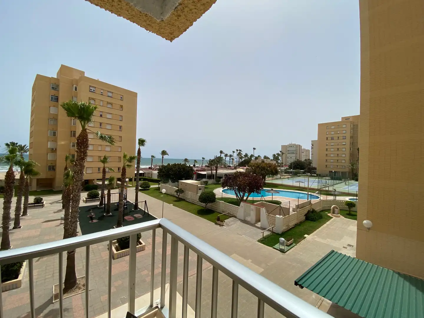 Habitación de Piso de alquiler en Alicante / Alacant con Aire acondicionado, Calefacción y Jardín privado
