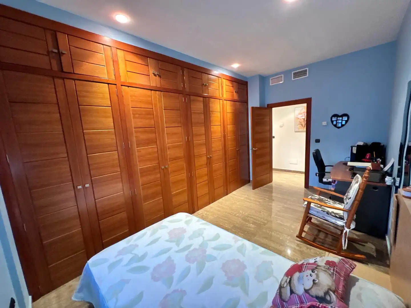 Habitación de Casa o chalet en venta en Murcia con Aire acondicionado, Calefacción y Jardín privado