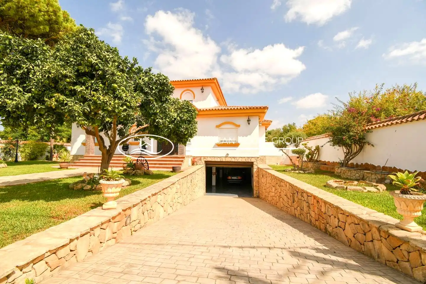 Exterior view of Houses for sale in Chiclana de la Frontera  with Air Conditioner, Heating and Private garden