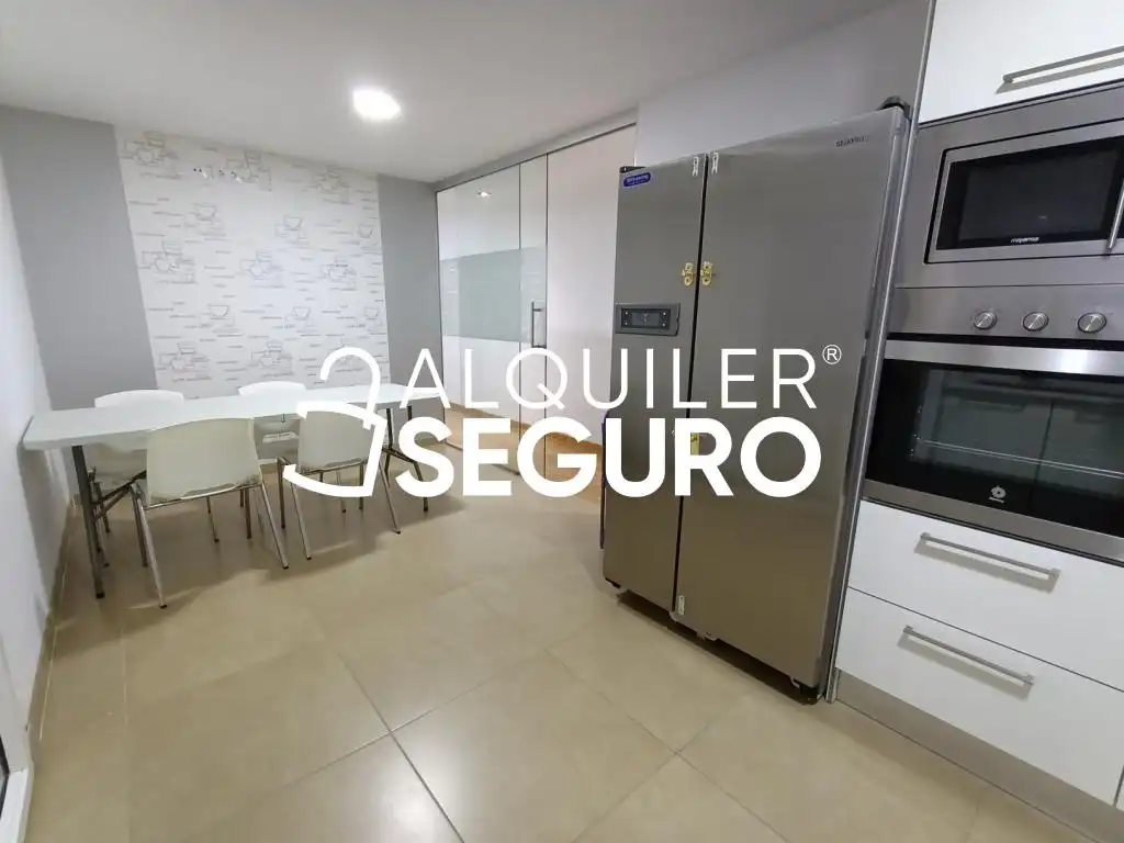 Piso de alquiler en Alfonso El Sabio, Barrio del Centro