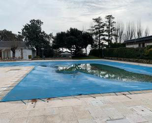 Piscina de Dúplex en venda en El Escorial amb Calefacció, Terrassa i Traster