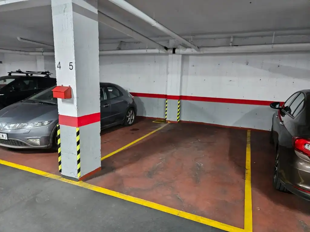 Parking de Piso en venta en Avilés