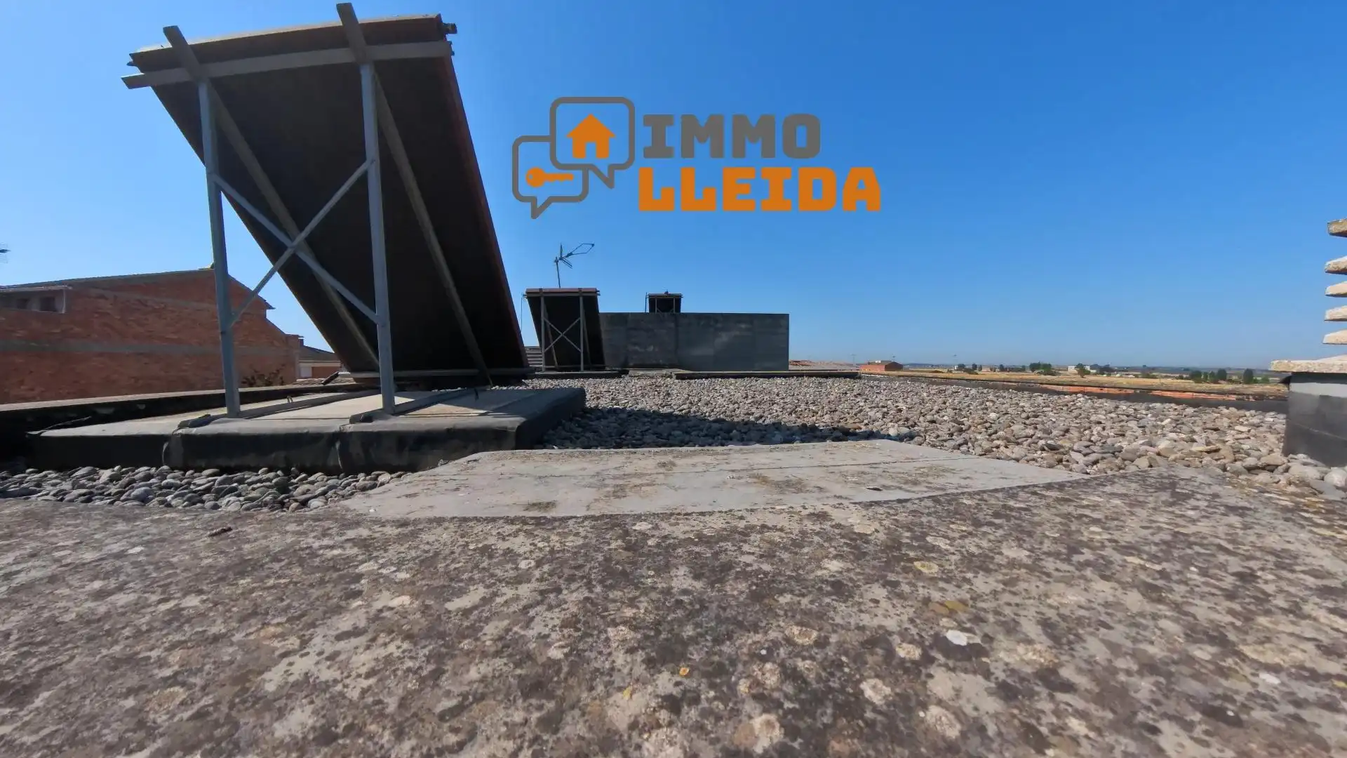 Casa adosada en venta en Linyola con Terraza