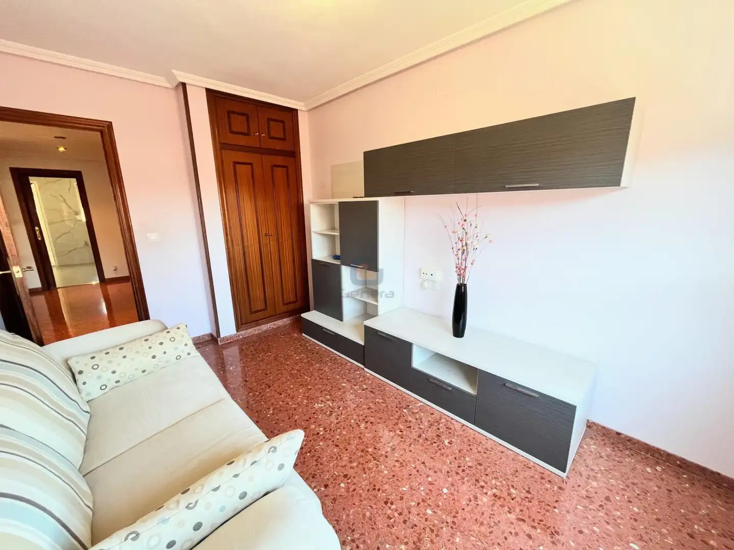 Sala de estar de Piso en venta en Alicante / Alacant con Jardín privado, Terraza y Piscina comunitaria