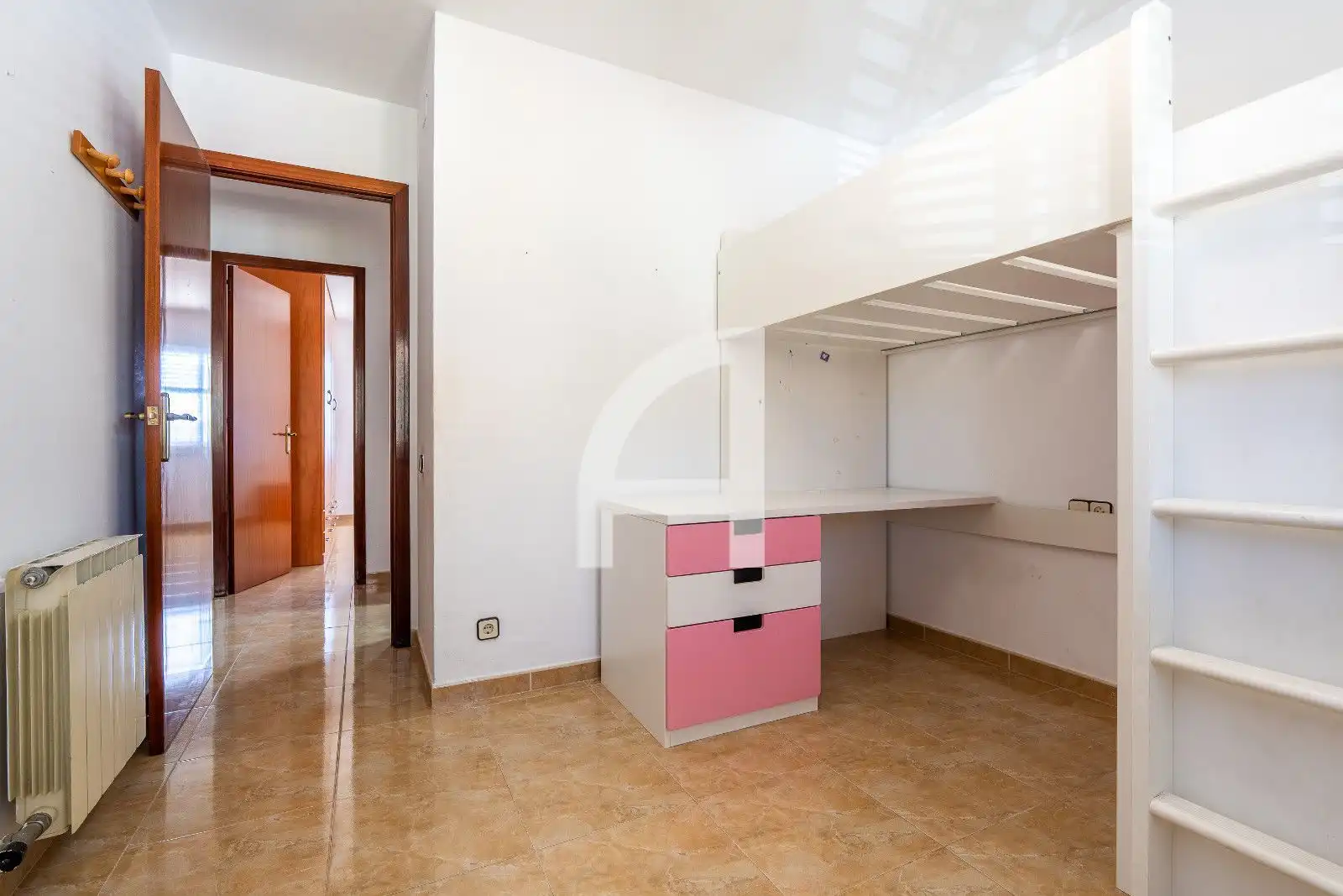 Habitación de Casa adosada en venta en Molins de Rei, Barcelona