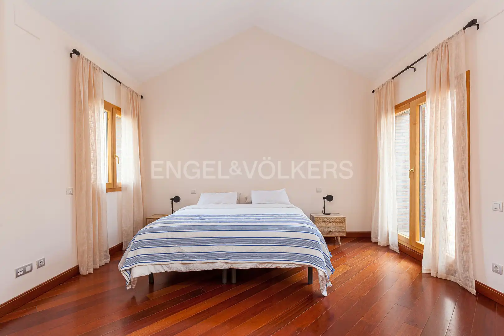 Habitación de Casa o chalet de alquiler en Pozuelo de Alarcón con Aire acondicionado, Calefacción y Jardín privado