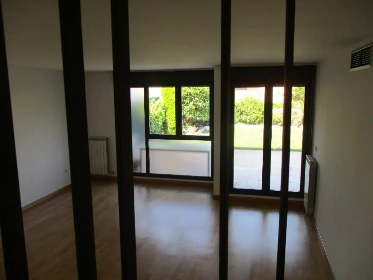 Habitación de Casa adosada en venta en Cuarte de Huerva con Aire acondicionado, Calefacción y Jardín privado