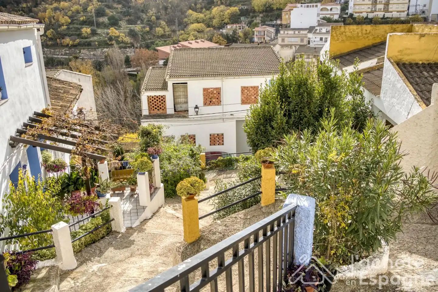 Vista exterior de Casa o xalet en venda en Cortes de Pallás amb Aire condicionat, Parquet i Moblat