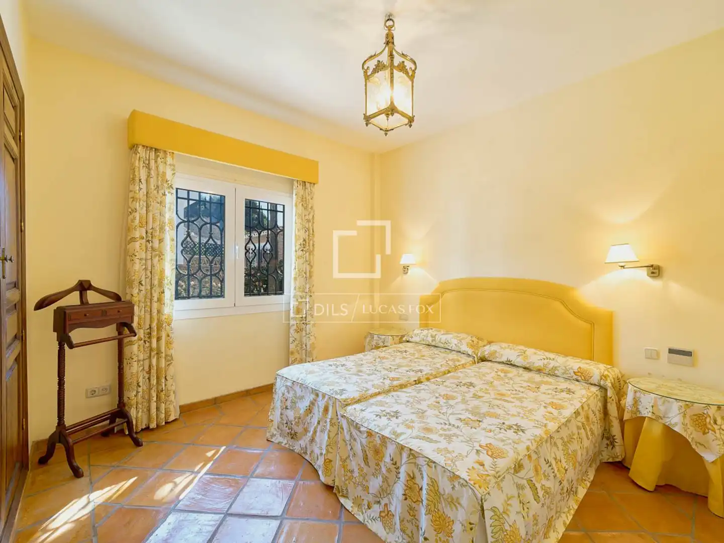 Dormitori de Casa o xalet en venda en Almuñécar amb Aire condicionat, Calefacció i Jardí privat