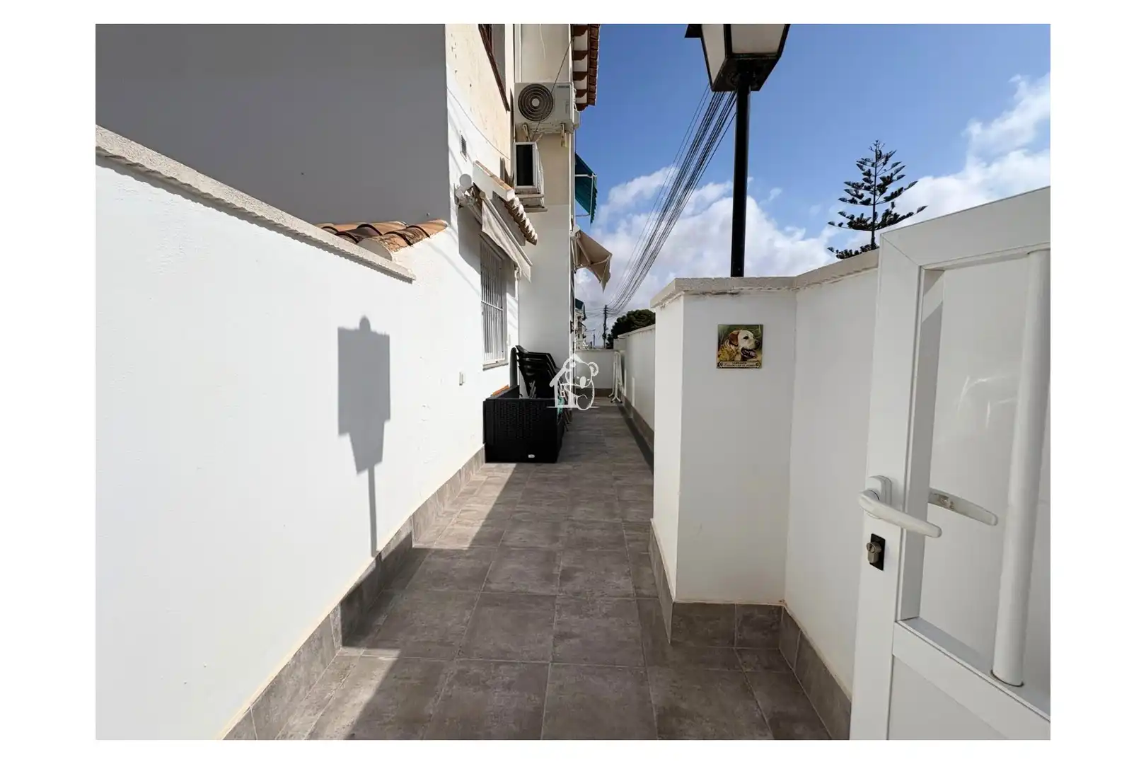 Vista exterior de Planta baja en venta en Torrevieja con Aire acondicionado, Jardín privado y Terraza