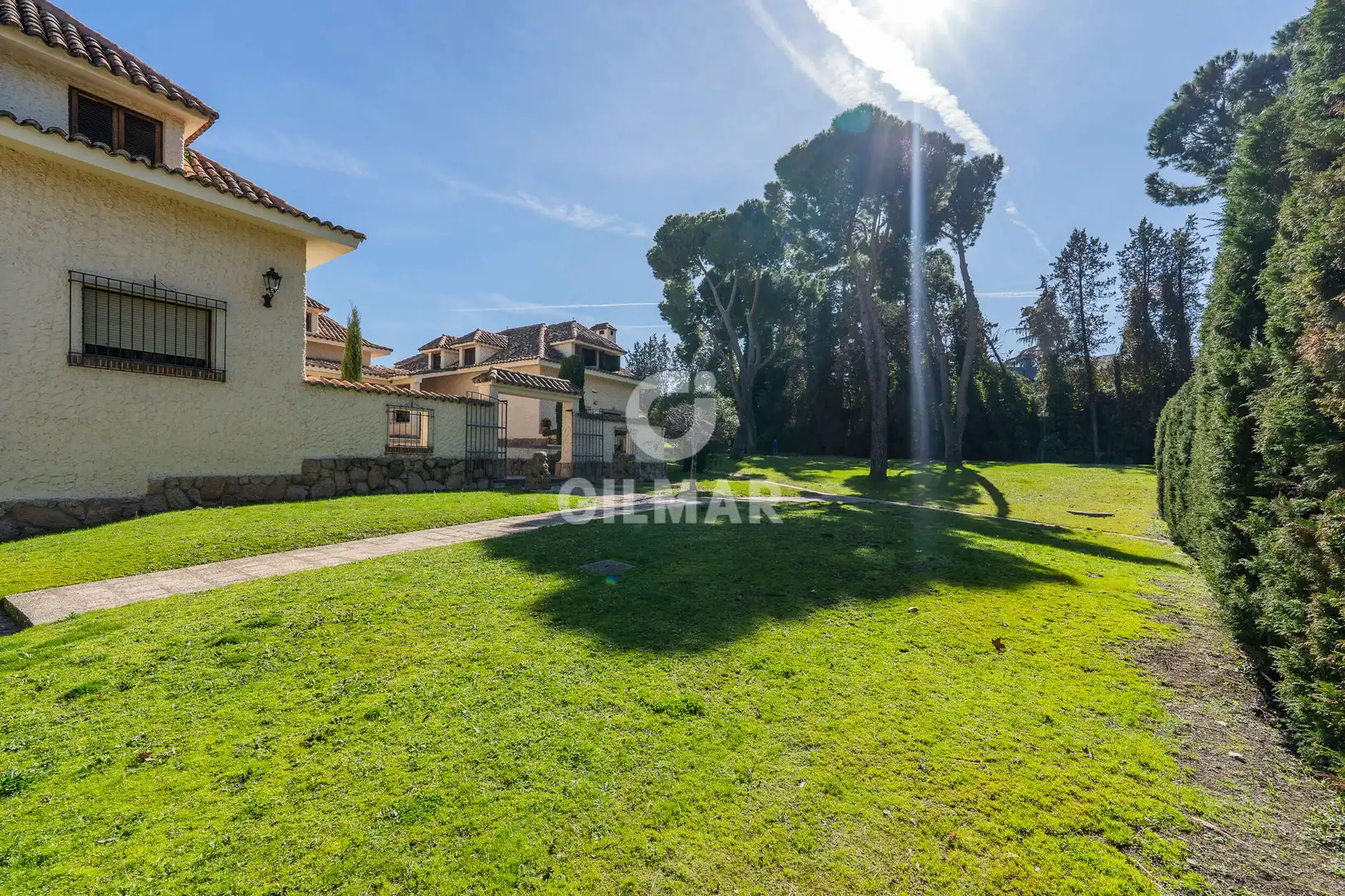 Vista exterior de Casa o chalet en venta en Pozuelo de Alarcón con Calefacción, Jardín privado y Piscina