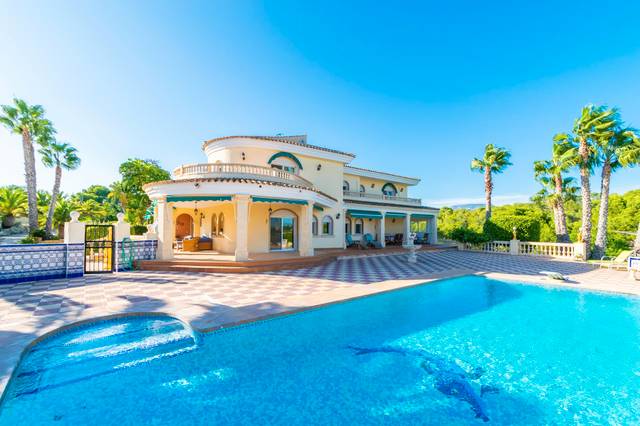 Casa-chalet en Venta en Pueblo - Urbanizaciones