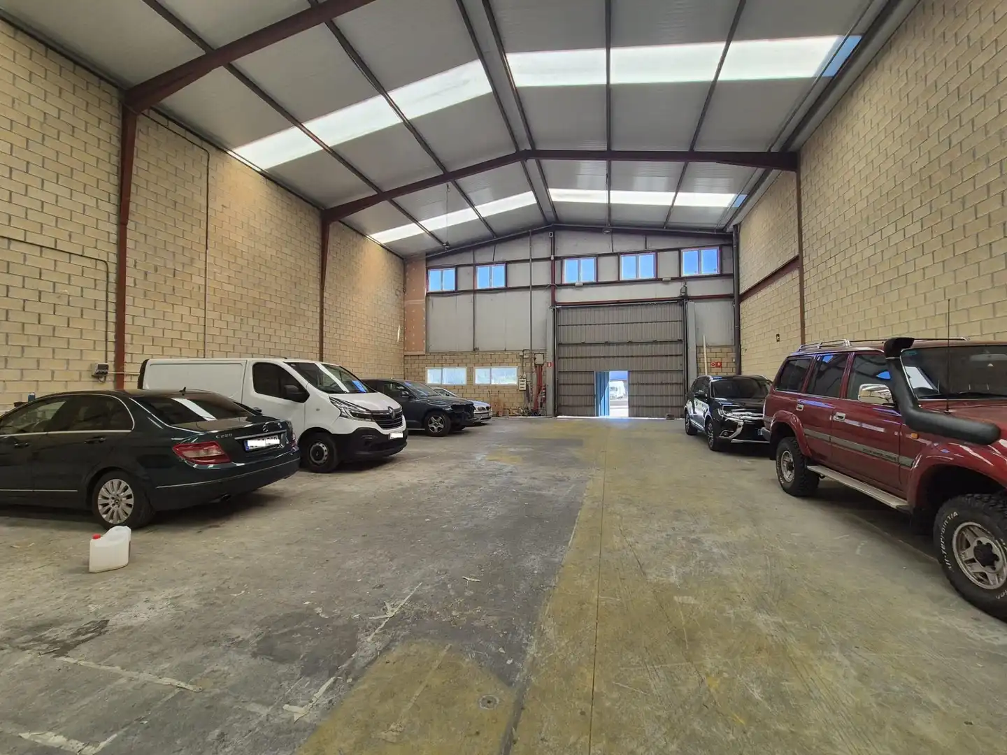 Parking de Nave industrial de alquiler en Valle de Mena