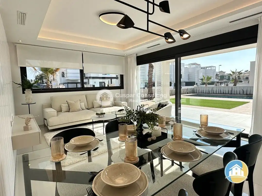 Comedor de Casa o chalet en venta en Rojales con Aire acondicionado, Calefacción y Jardín privado