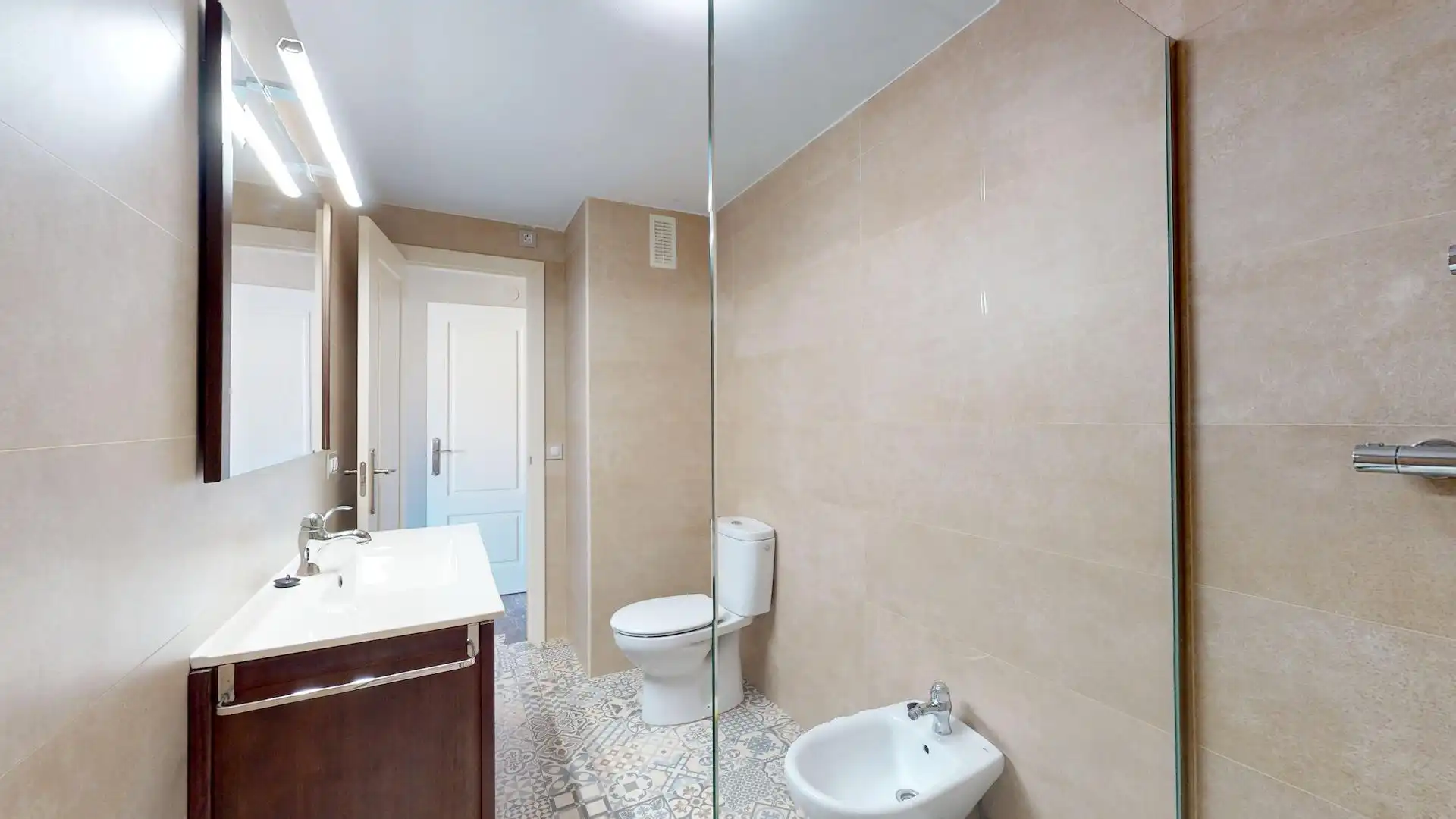 Baño de Piso en venta en Córdoba con Aire acondicionado, Terraza y Trastero