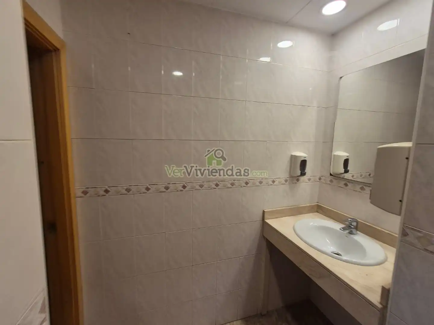 Business premises for sale in Sant Vicenç Dels Horts, imagen 8