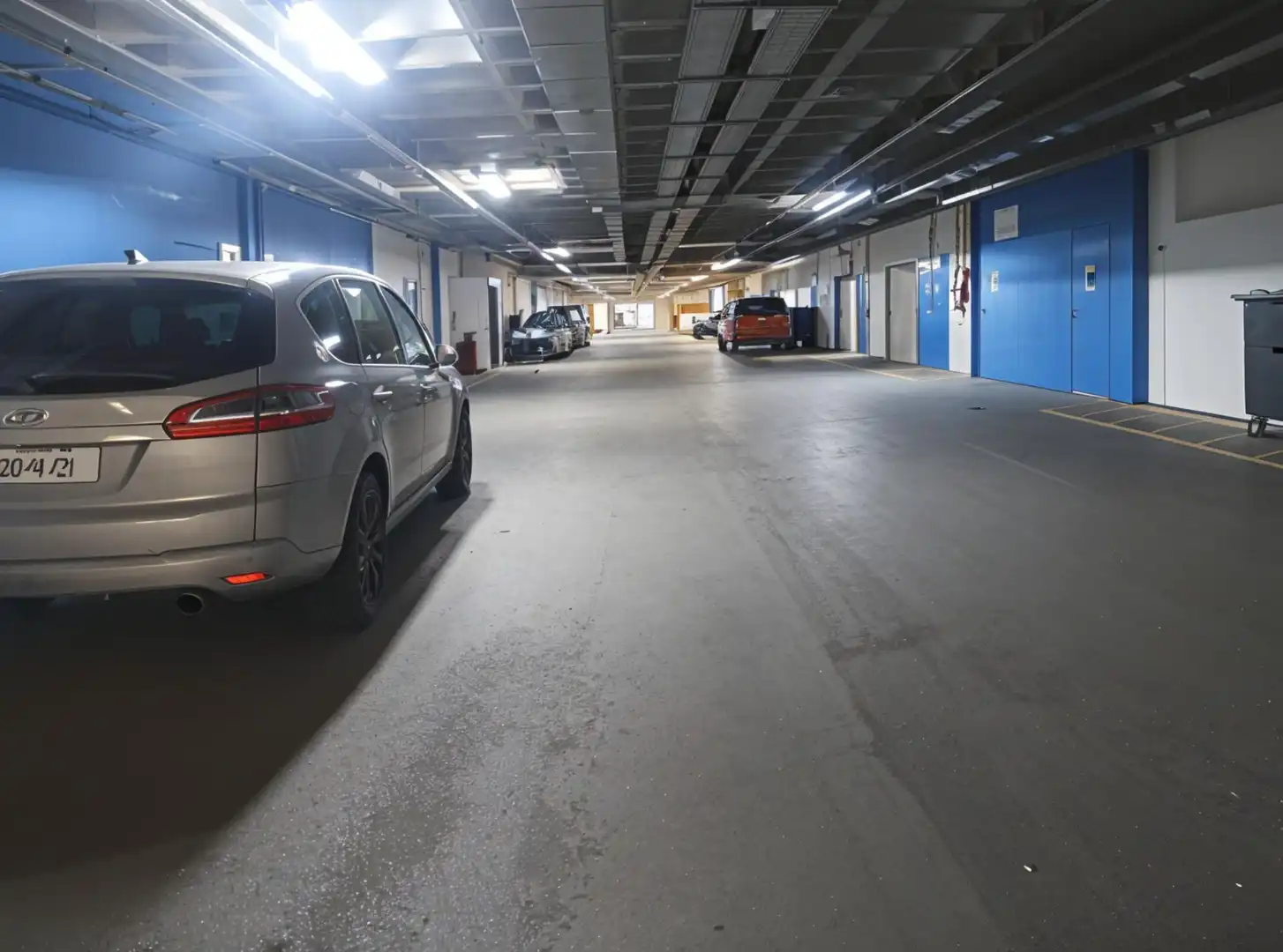 Parking de Nave industrial en venta en Madrid