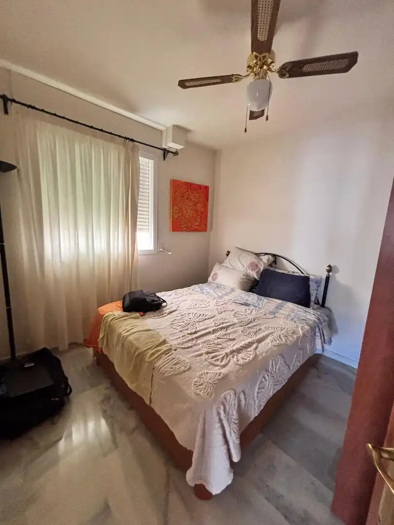 Dormitori de Apartament en venda en Marbella amb Aire condicionat, Terrassa i Moblat