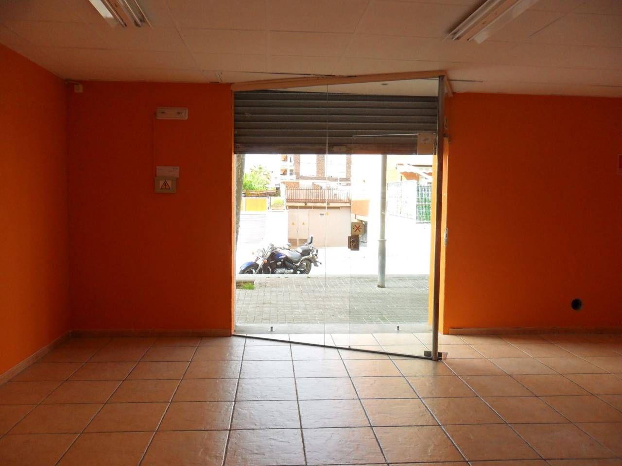 Local de lloguer a Les Arenes - La Grípia  Can Montllor, Nord-est