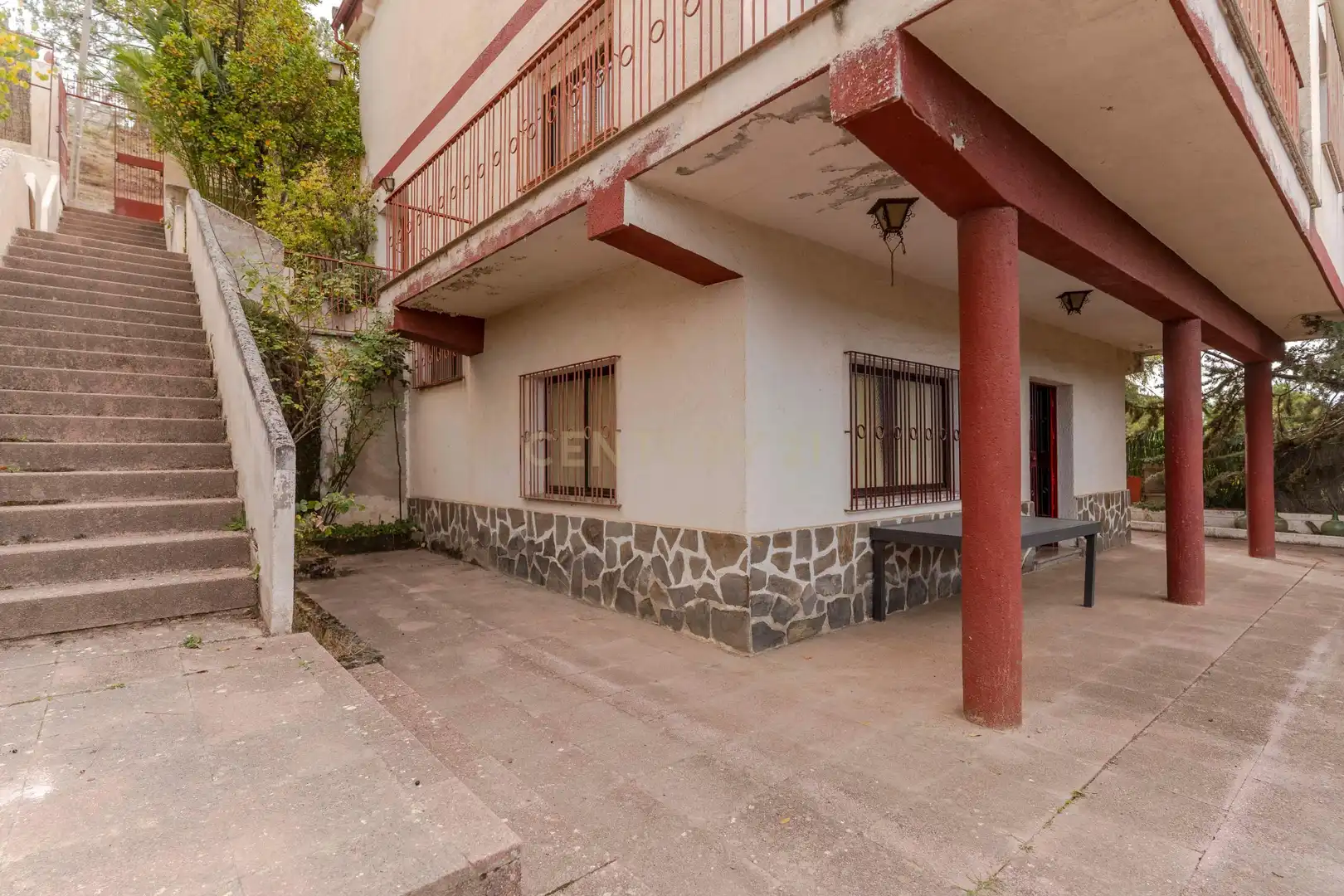 Vista exterior de Casa o xalet en venda en La Zubia amb Jardí privat i Traster