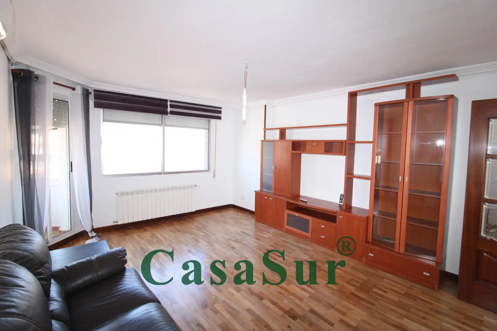 Sala d'estar de Pis en venda en Valladolid amb Calefacció, Parquet i Terrassa