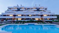 Vista exterior de Apartament en venda en Estepona amb Aire condicionat, Calefacció i Jardí privat