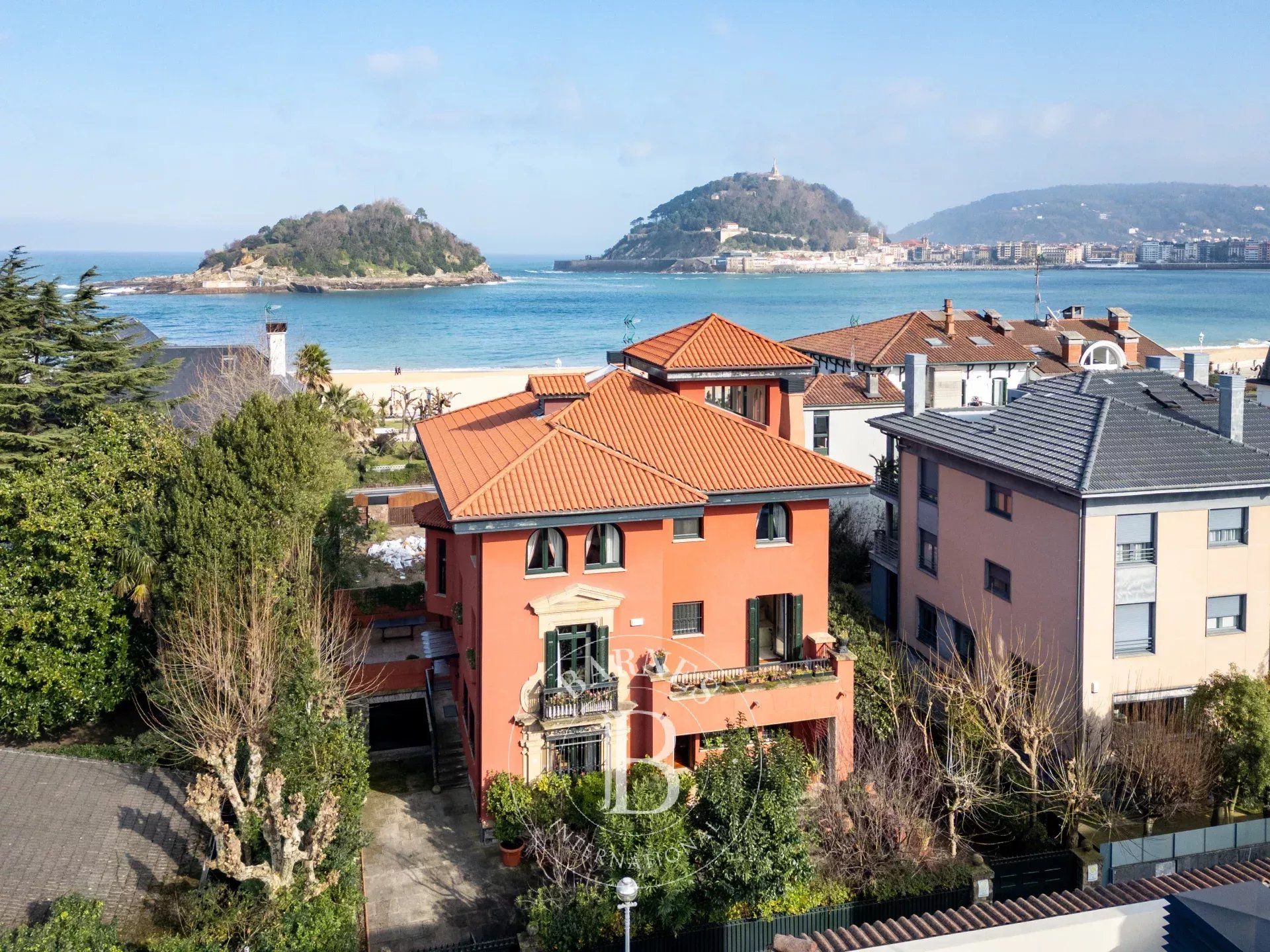 Vista exterior de Casa o xalet en venda en Donostia - San Sebastián  amb Aire condicionat, Calefacció i Terrassa
