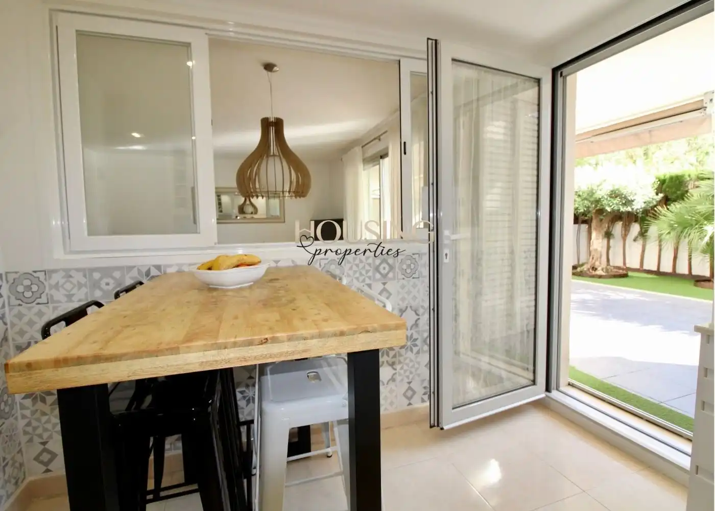 Ground floor for rent in Les Maravelles