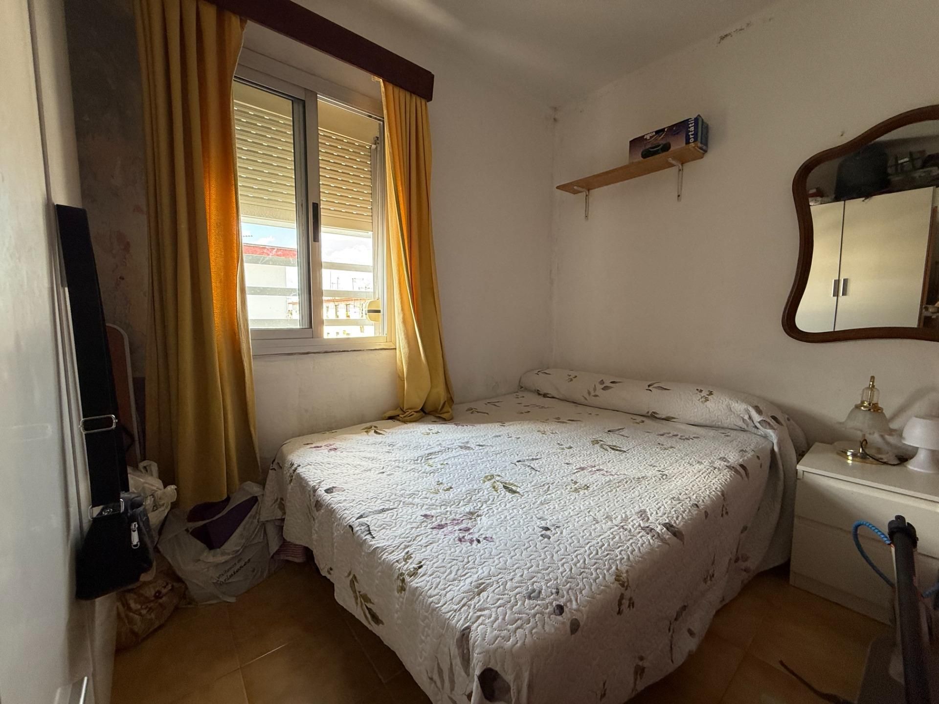 Flat for sale in Calle GAVILAN, Los Pájaros, Cerro - Amate,  Sevilla Capital