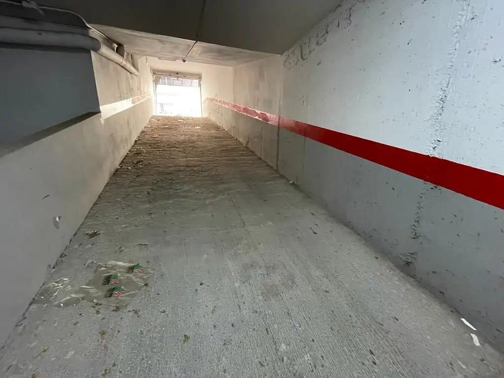 Garaje de alquiler en Calle brutau de, Sol i Padris - Sant Oleguer