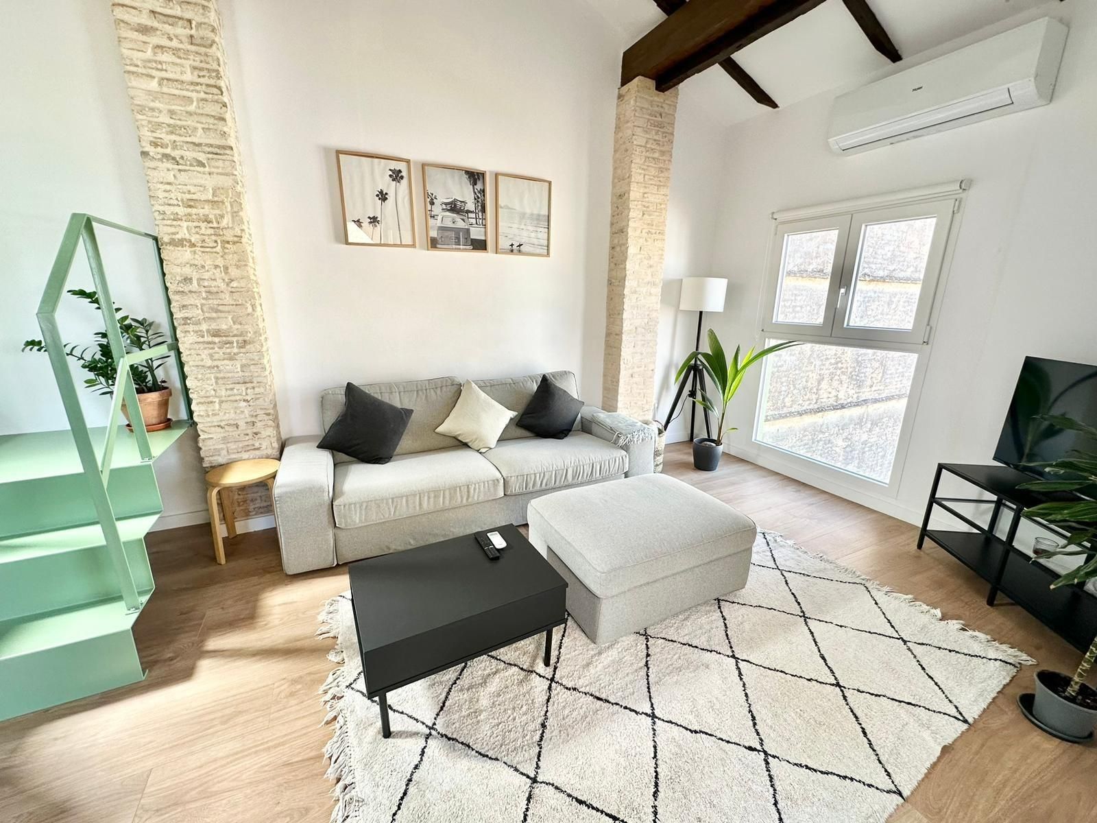 Attic to rent in Calle LUIS DESPUIG, El Cabanyal - El Canyamelar