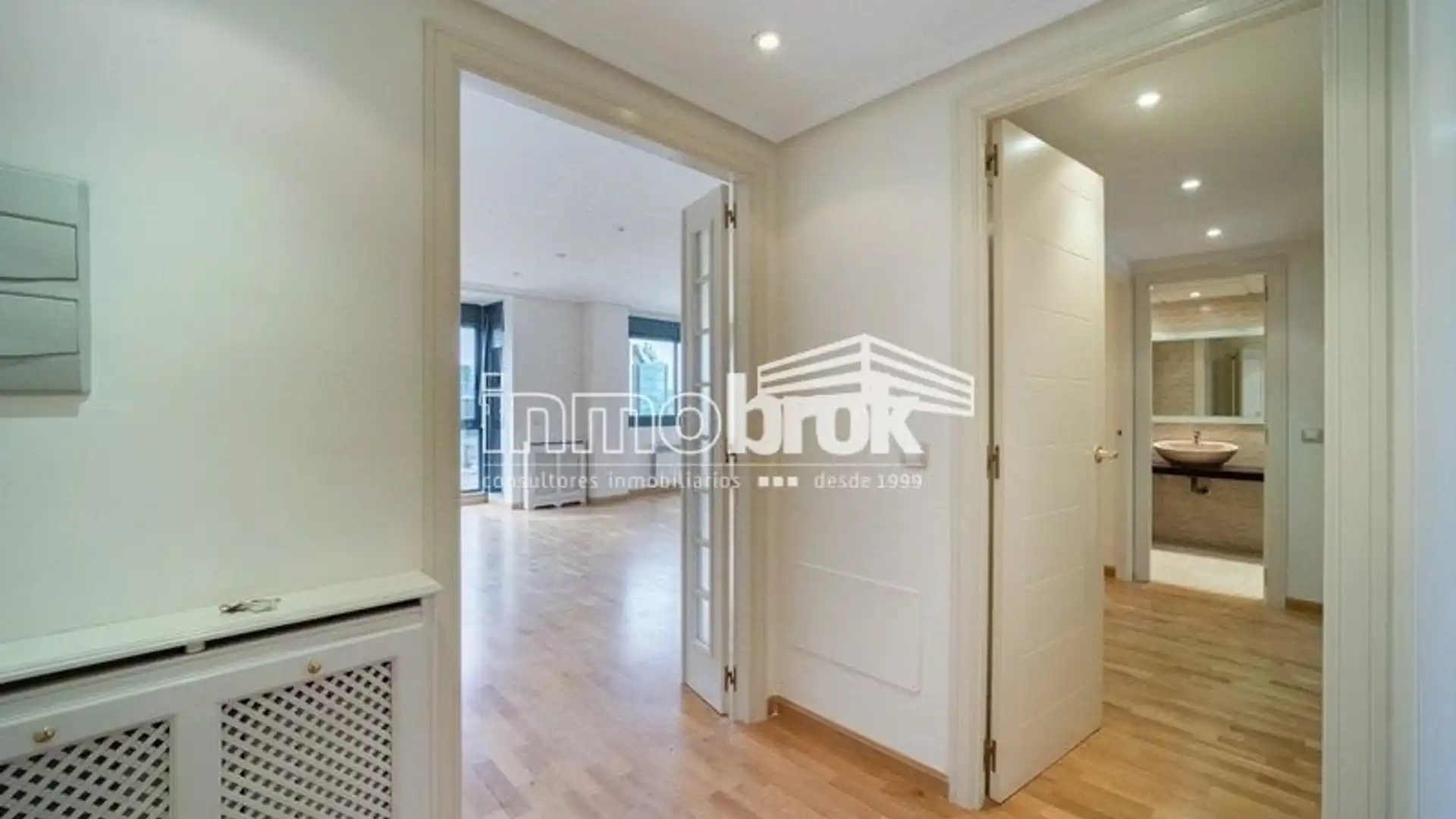 Piso en venta en  Madrid Capital con Aire acondicionado, Calefacción y Trastero