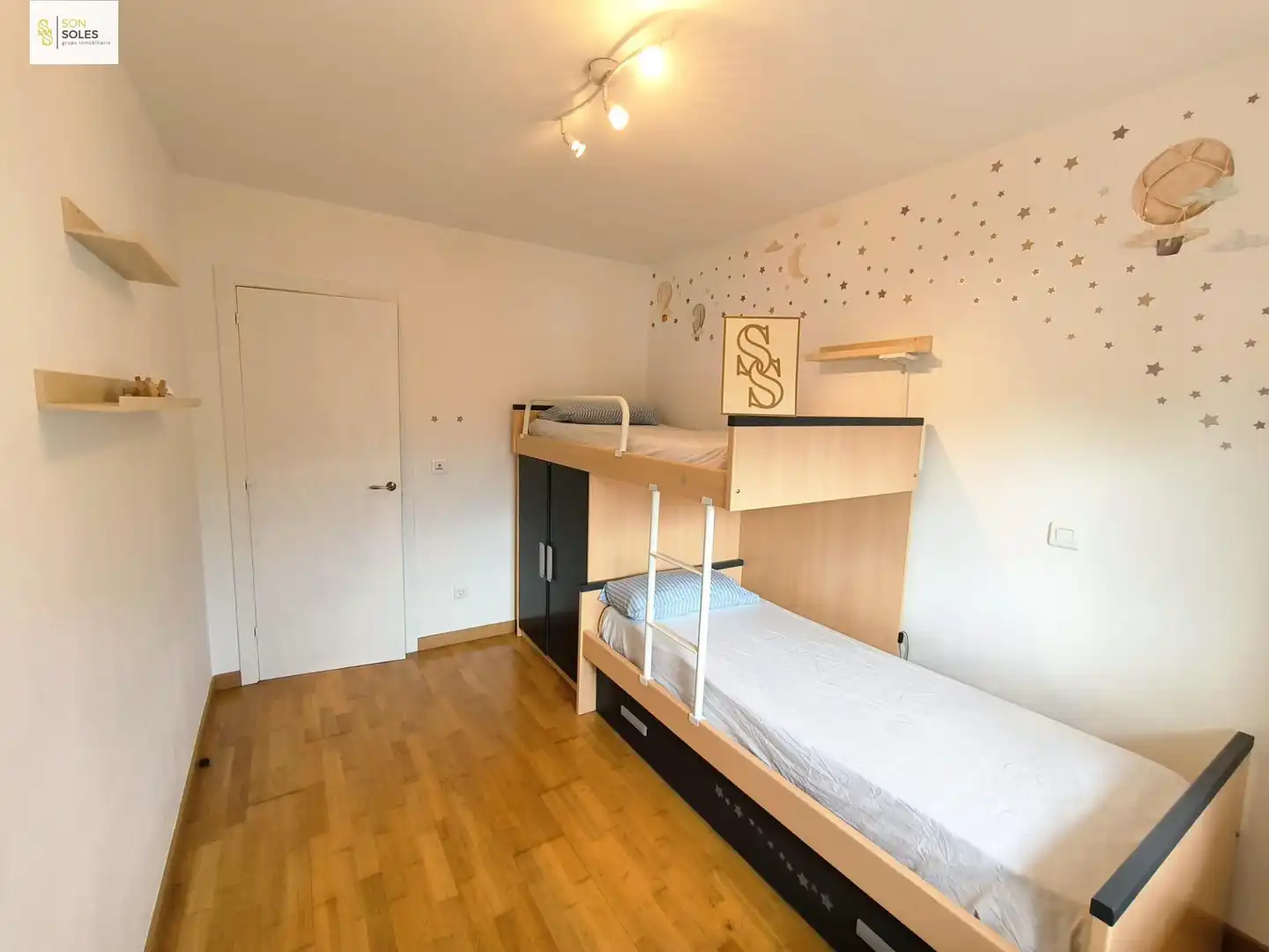 Bedroom of Detached homes for sale in Santiurde de Toranzo  with Heating, Private garden and Parquet flooring