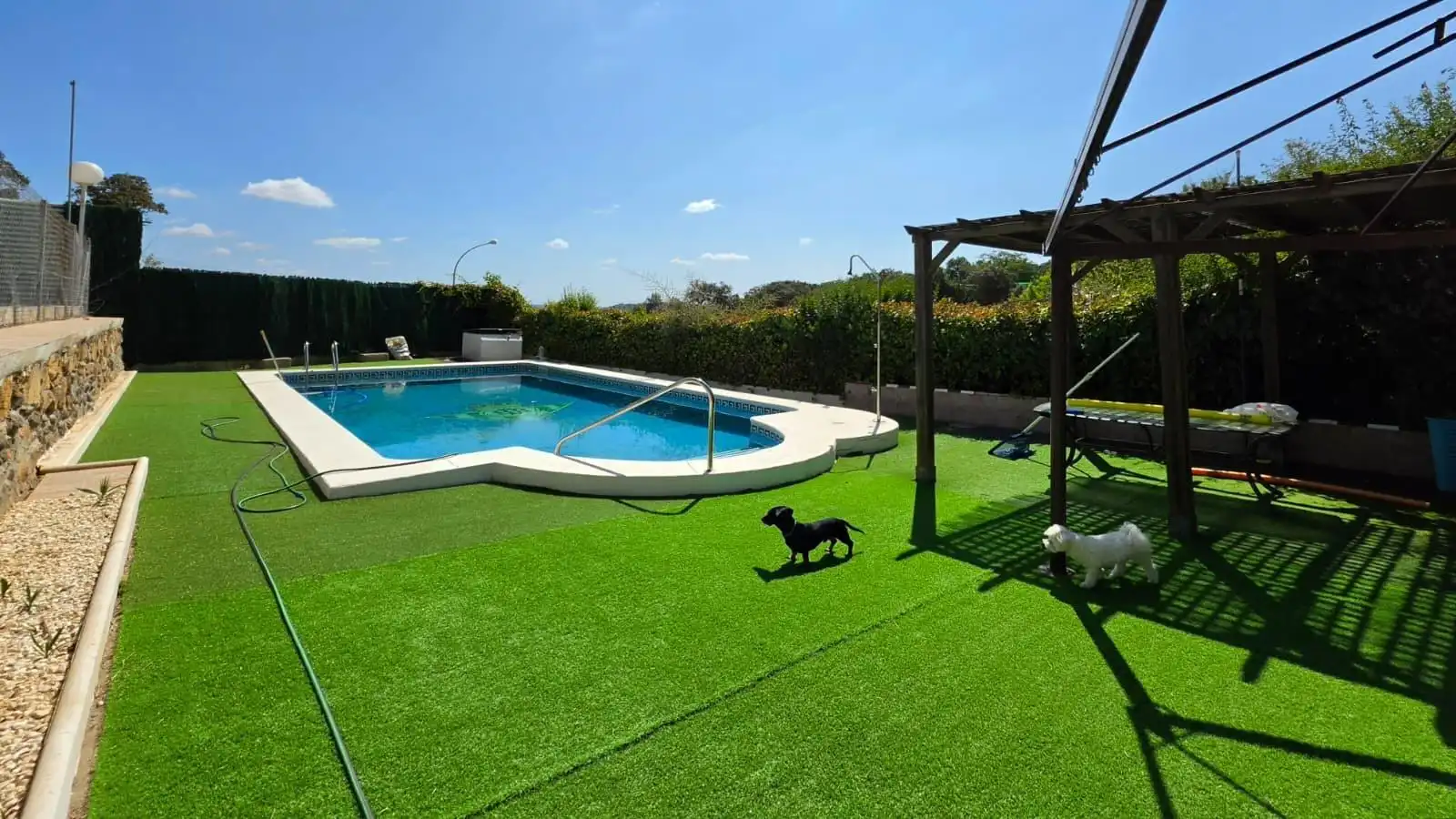 Piscina de Casa o xalet en venda en Guillena amb Aire condicionat, Piscina i Moblat