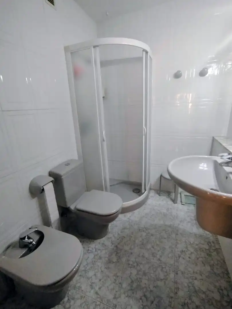 Badezimmer von Wohnung zum Verkauf in Tarragona mit Heizung, Terrasse und Ofen