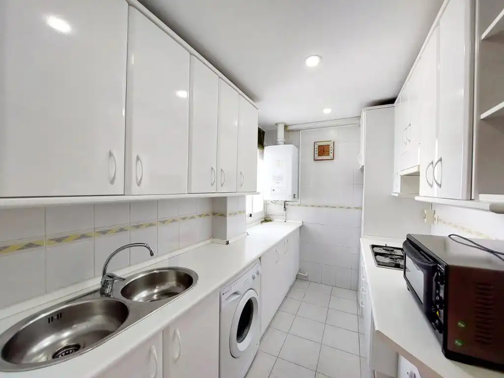 Apartament de lloguer a Avenida Sinforiano Madroñero, Valdepasillas - La Paz - Huerta Rosales