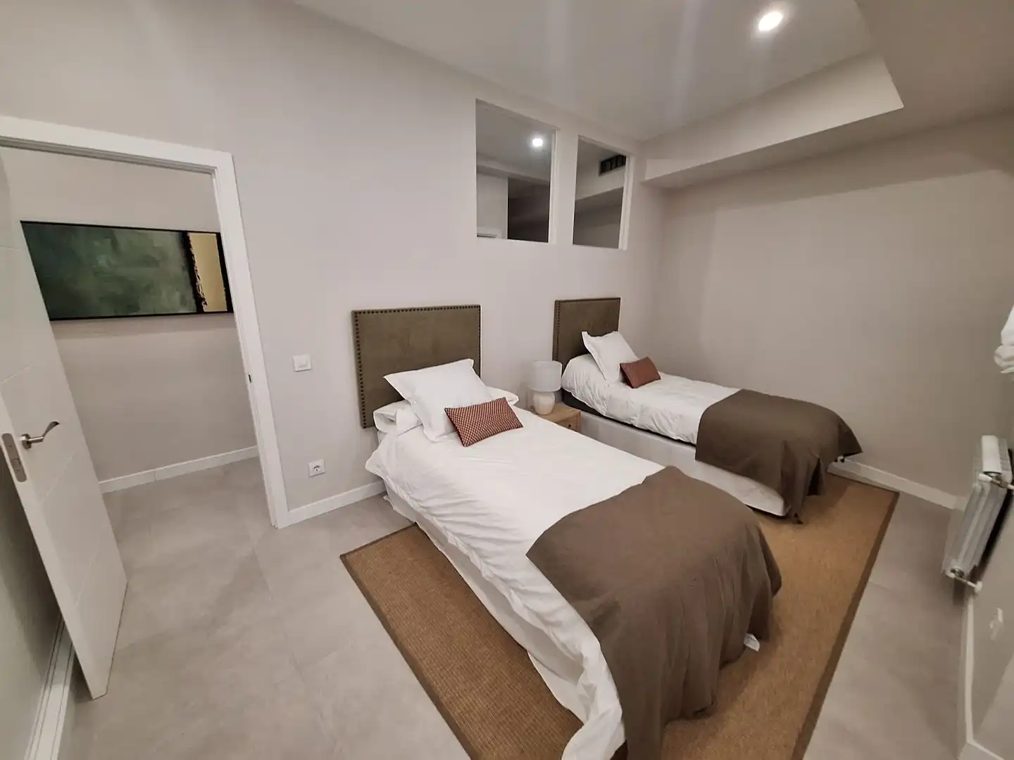 Flat for rent in Madrid  with Air Conditioner, Heating and Furnished