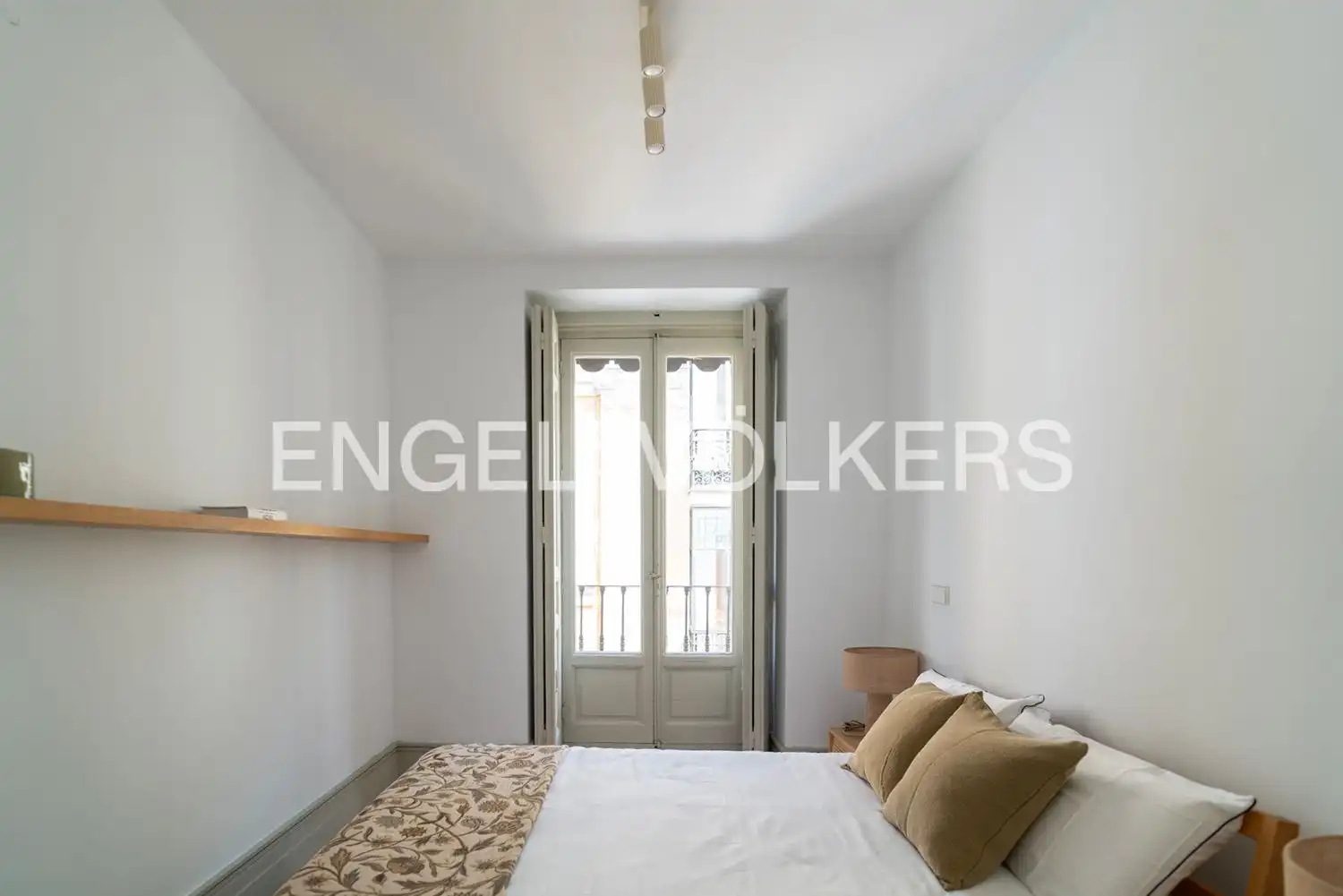 Schlafzimmer von Wohnung zur Miete in Madrid mit Klimaanlage, Heizung und Möbliert