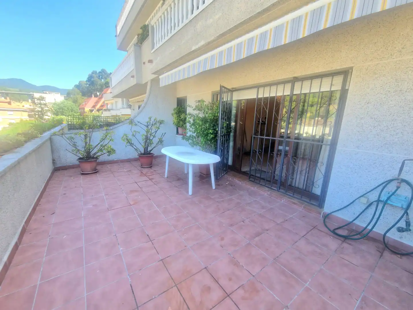 Vista exterior de Casa adosada en venta en Caldes d'Estrac con Calefacción, Jardín privado y Parquet