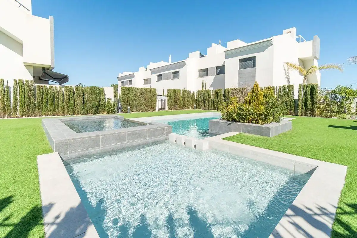Bajo con piscina en venta en Calle Pego, imagen 9