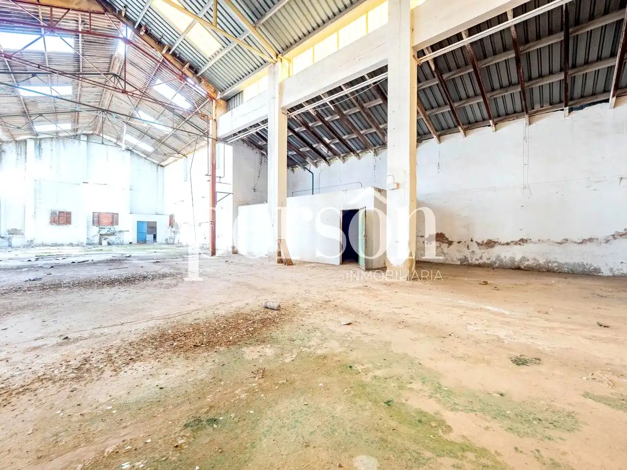 Nau industrial en venda en Manises