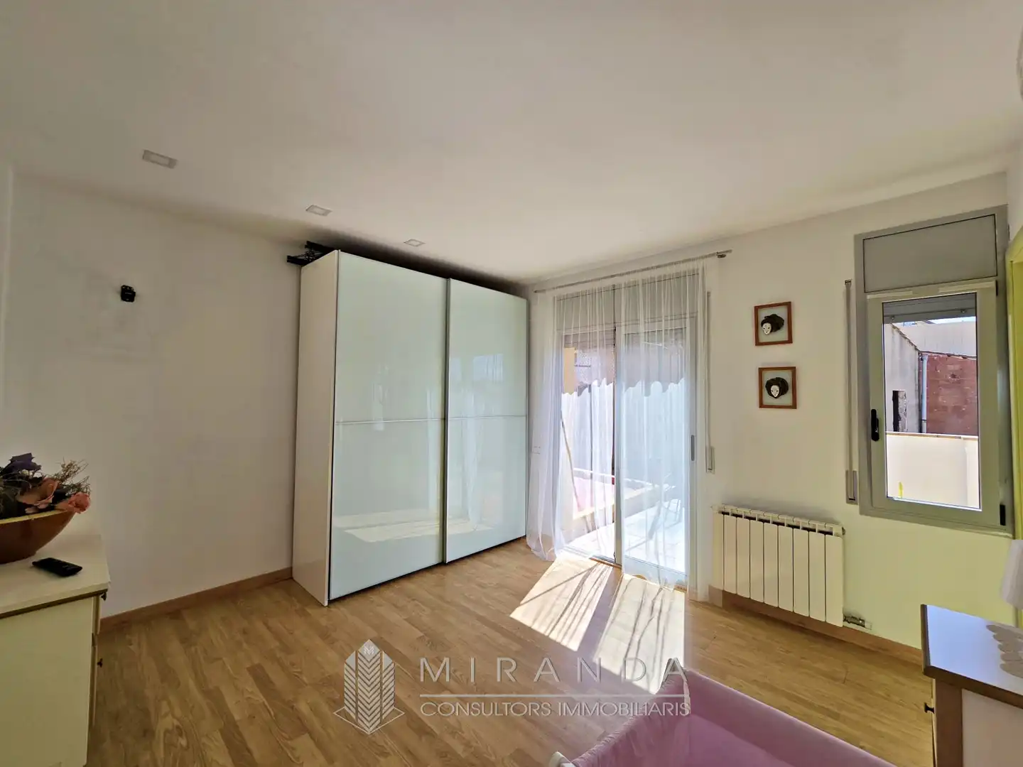 Habitación de Casa adosada de alquiler con opción a compra en Breda con Aire acondicionado, Calefacción y Parquet