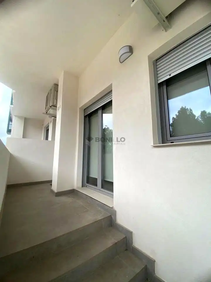 Terraza de Estudio en venta en Teruel con Calefacción, Trastero y Amueblado
